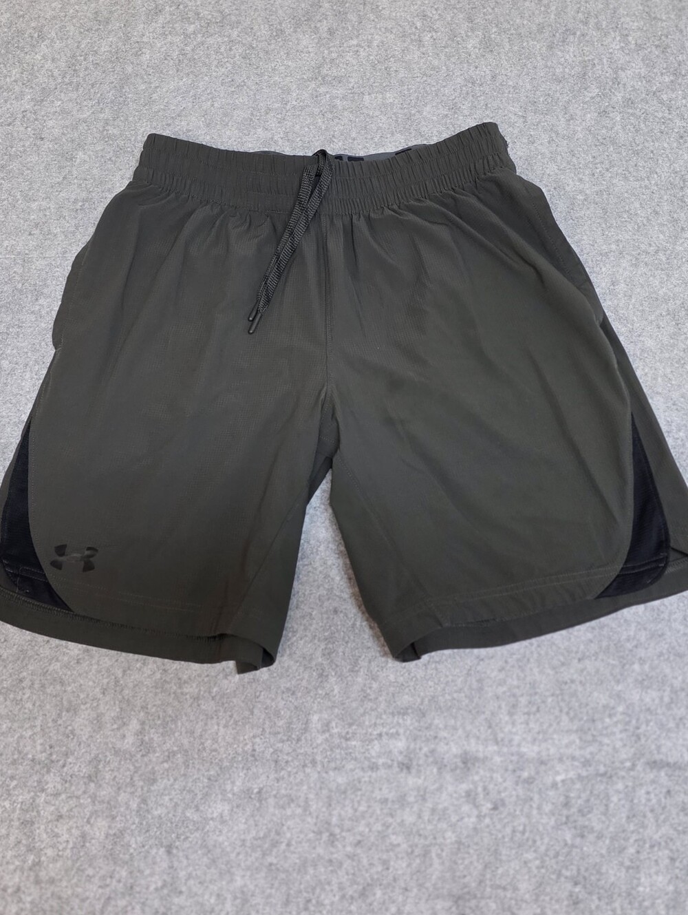Under Armour Mens Medium Olive Green Training Shorts